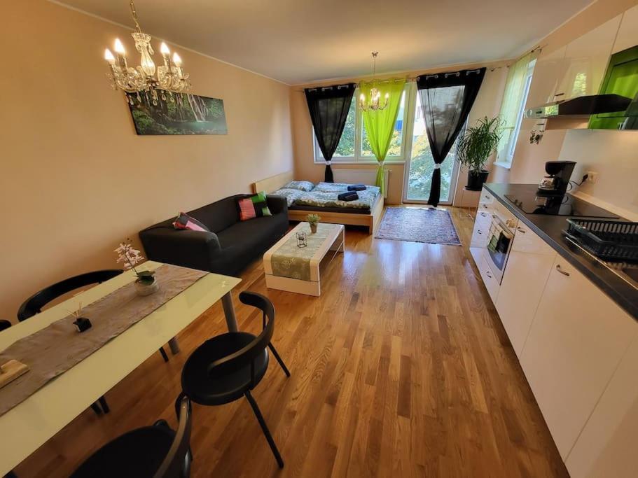 Enjoy Vienna Apartment Bagian luar foto